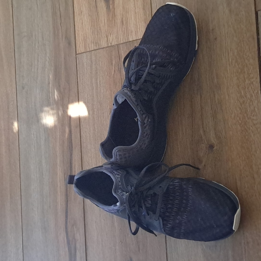 Ariat tennis shoes size 8